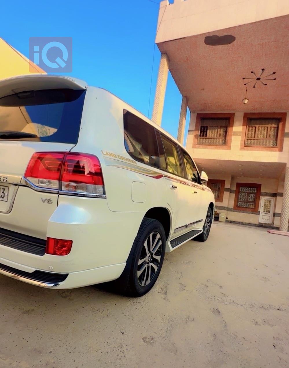 تويوتا لاندكروزر